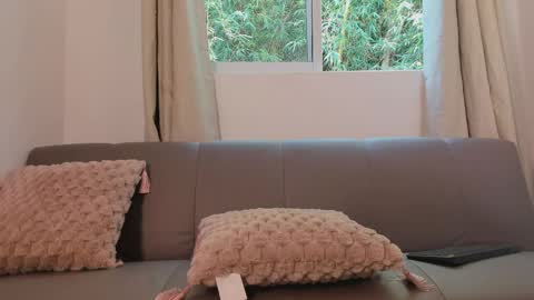 etham_wolf1 online show from April 2026 04:59:02 PM