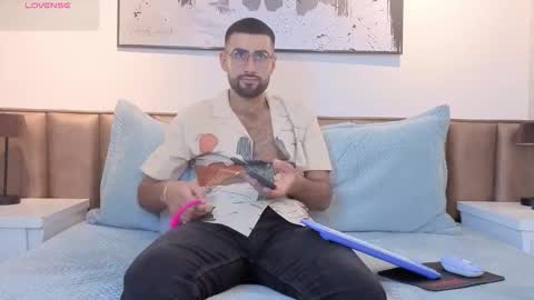 Ethan online show from March 2026 07:06:02 PM