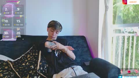 Snapshot of ethan_and_ava chatting on December 2025 12:58:01 PM ethan and ava online show from December 2025 12:58:01 PM