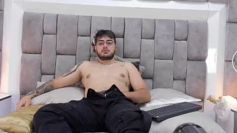 ethan_greys online show from November 2025 04:46:02 AM