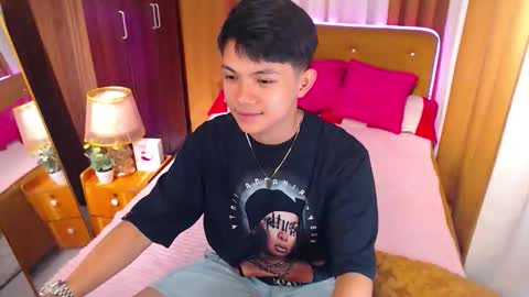 ethan_lauren online show from April 2026 06:09:01 PM