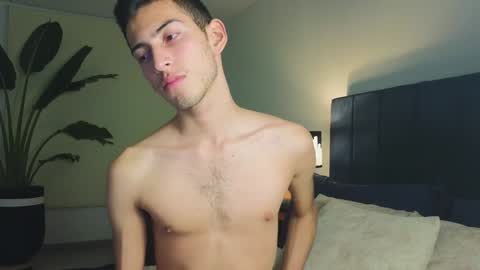 Snapshot of ethan_skiny_ chatting on December 2024 06:20:02 AM Joan online show from December 2024 06:20:02 AM