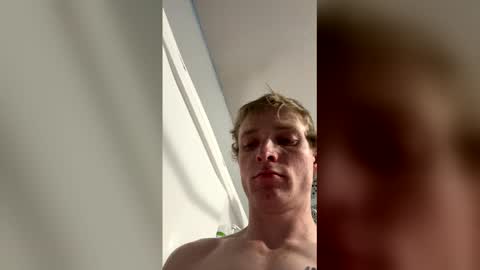 ethanbmx2001 online show from April 2026 03:17:02 PM