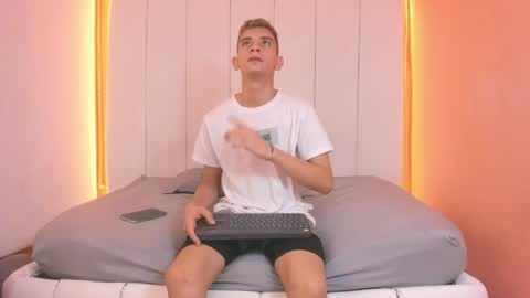 ethanhot_os online show from April 2026 06:49:02 PM