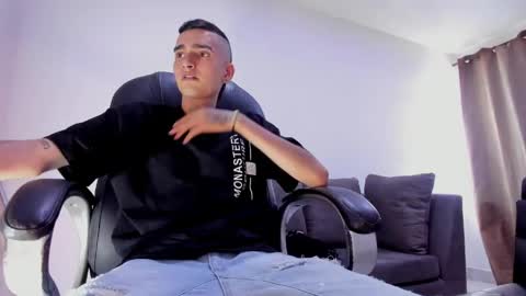 Ethan Boy online show from April 2026 07:03:01 PM