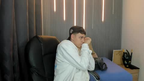 Snapshot of ethanx18 chatting on May 2026 03:45:02 AM ethanx18 online show from May 2026 03:45:02 AM