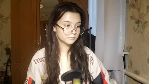 Snapshot of eugeniecarrubba chatting on May 2026 03:18:01 PM Lily 1st day online show from May 2026 03:18:01 PM