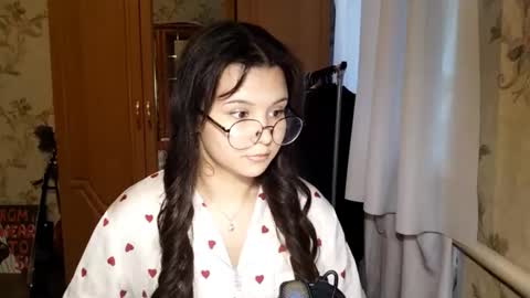Snapshot of eugeniecarrubba chatting on May 2026 03:28:01 PM Lily 1st day online show from May 2026 03:28:01 PM