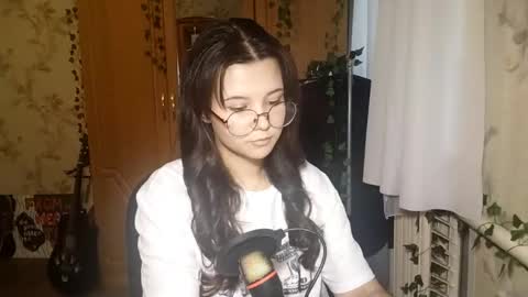 Snapshot of eugeniecarrubba chatting on May 2026 04:25:01 PM Lily 1st day online show from May 2026 04:25:01 PM