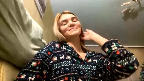 Viola online show from December 2025 10:17:02 PM