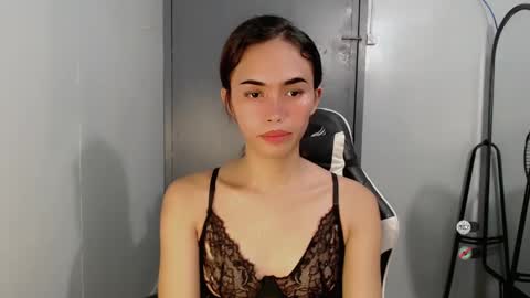 Snapshot of euniceariella21 chatting on December 2024 01:55:01 PM YELLA online show from December 2024 01:55:01 PM