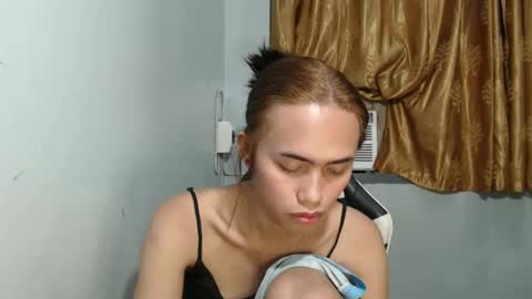 Snapshot of euniceariella21 chatting on January 2025 09:51:02 PM YELLA online show from January 2025 09:51:02 PM