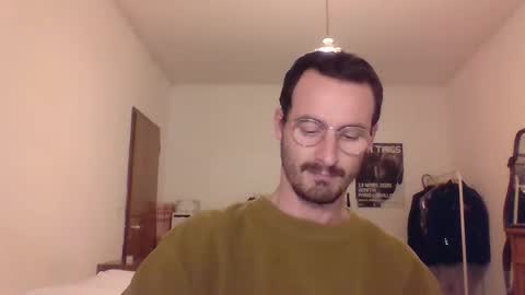 Snapshot of europe_bang chatting on November 2025 06:18:01 PM Andrea online show from November 2025 06:18:01 PM