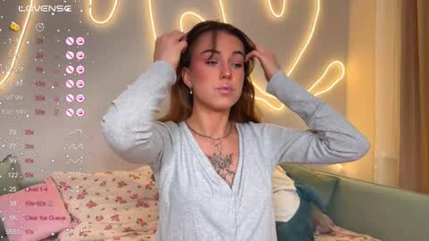 Snapshot of eva_collins_x chatting on December 2025 01:23:01 AM Eva online show from December 2025 01:23:01 AM