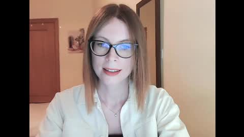 Snapshot of eva_cutesmile chatting on April 2026 06:54:02 PM Eva online show from April 2026 06:54:02 PM