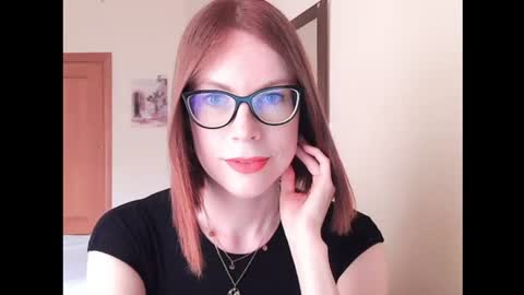 Snapshot of eva_cutesmile chatting on June 2026 04:40:01 PM Eva online show from June 2026 04:40:01 PM