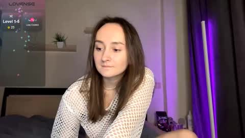 Eva  online show from September 2025 09:27:01 PM