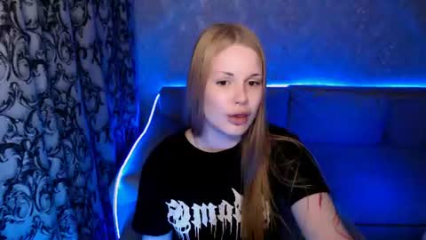 Snapshot of eva_ellis chatting on June 2026 07:46:01 PM Eva online show from June 2026 07:46:01 PM
