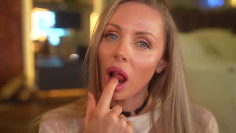 Eva online show from December 2025 07:54:02 PM