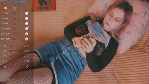 Snapshot of eva_gloss chatting on October 2025 10:45:01 AM Eva online show from October 2025 10:45:01 AM