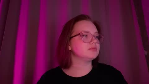 eva_kittenn online show from December 2025 05:11:02 PM