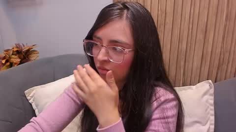 Snapshot of eva_macalliter chatting on December 2024 03:33:02 AM Angelinne online show from December 2024 03:33:02 AM