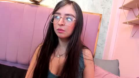 Snapshot of eva_macalliter chatting on September 2025 02:17:01 PM Angelinne online show from September 2025 02:17:01 PM