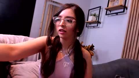 Snapshot of eva_macalliter chatting on October 2025 03:53:02 AM Angelinne online show from October 2025 03:53:02 AM