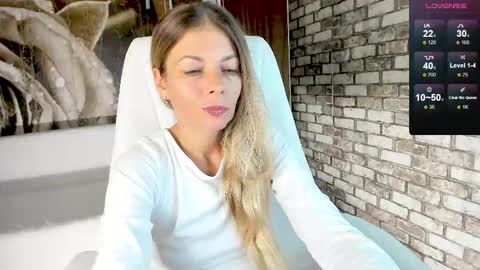 Snapshot of eva_melow chatting on September 2025 03:13:01 PM Eva online show from September 2025 03:13:01 PM