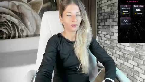 Snapshot of eva_melow chatting on September 2025 01:56:01 PM Eva online show from September 2025 01:56:01 PM