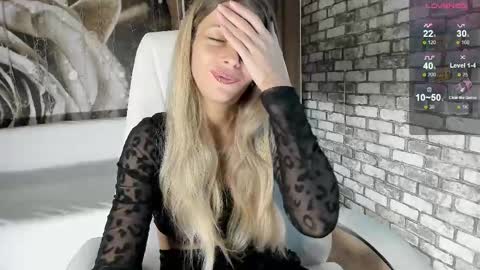 Snapshot of eva_melow chatting on September 2025 03:39:01 PM Eva online show from September 2025 03:39:01 PM