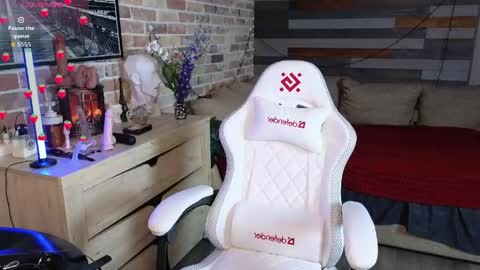 Snapshot of eva_mini chatting on May 2026 09:12:02 PM eva_mini online show from May 2026 09:12:02 PM