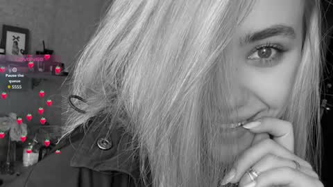 Snapshot of eva_mini chatting on June 2026 09:16:02 PM eva_mini online show from June 2026 09:16:02 PM