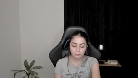 eva_monn online show from January 2025 11:38:01 PM