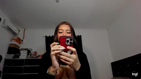 Snapshot of eva_penelope chatting on June 2026 01:52:01 AM EVA online show from June 2026 01:52:01 AM