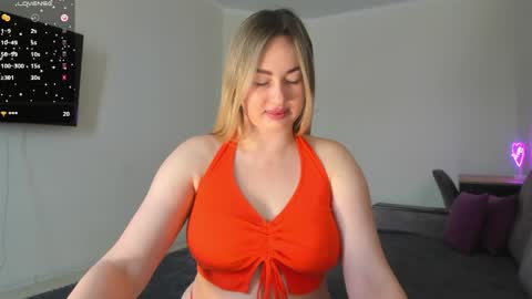 Snapshot of eva_rose7 chatting on April 2026 09:01:02 AM Eva online show from April 2026 09:01:02 AM