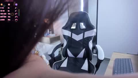 Snapshot of eva_swan_ chatting on February 2026 12:14:01 PM E V A online show from February 2026 12:14:01 PM