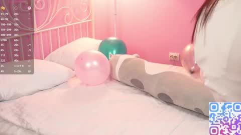 eva_vibe online show from November 2025 05:49:01 AM