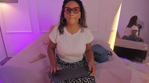  Eva  online show from April 2026 08:15:01 PM