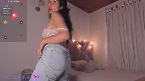 Snapshot of evabardot chatting on November 2025 02:06:01 PM Eva Bardot online show from November 2025 02:06:01 PM