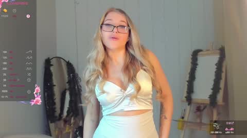 Snapshot of evacadooo chatting on December 2024 05:37:02 AM Eva online show from December 2024 05:37:02 AM