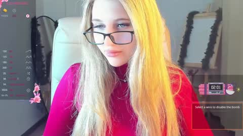 Snapshot of evacadooo chatting on December 2024 02:30:02 AM Eva online show from December 2024 02:30:02 AM