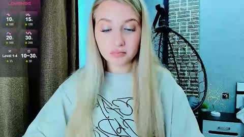 Snapshot of evacadooo chatting on September 2025 02:22:02 AM Eva online show from September 2025 02:22:02 AM