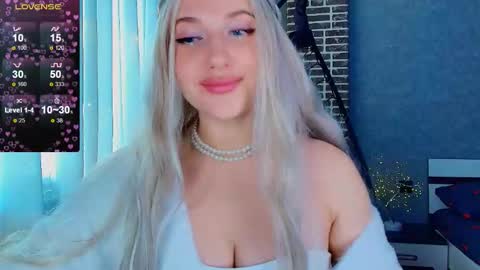 Snapshot of evacadooo chatting on November 2025 07:43:02 AM Eva online show from November 2025 07:43:02 AM