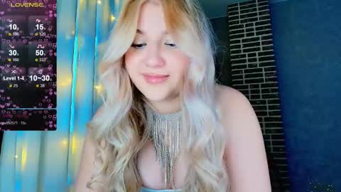 Snapshot of evacadooo chatting on December 2025 04:33:02 AM Eva online show from December 2025 04:33:02 AM