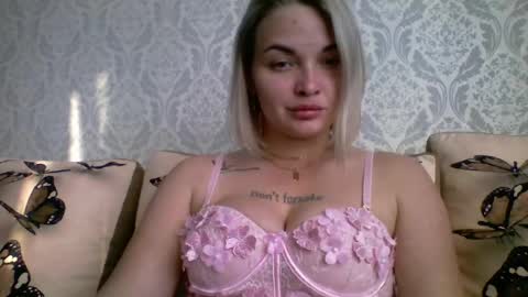 Snapshot of evadelicious_ chatting on July 2026 03:04:02 PM evadelicious_ online show from July 2026 03:04:02 PM