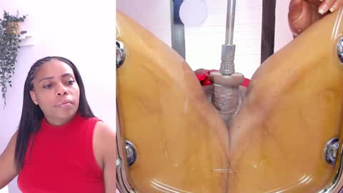 Snapshot of evahalston chatting on February 2025 11:30:02 PM evahalston online show from February 2025 11:30:02 PM