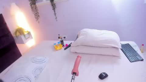 Snapshot of evahalston chatting on September 2025 12:10:02 AM evahalston online show from September 2025 12:10:02 AM