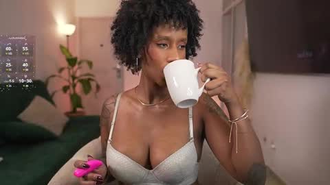 Snapshot of evajacksss_ chatting on March 2025 09:37:01 PM evajacksss_ online show from March 2025 09:37:01 PM