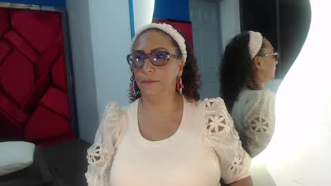 Eva Mills online show from January 2025 07:32:02 PM